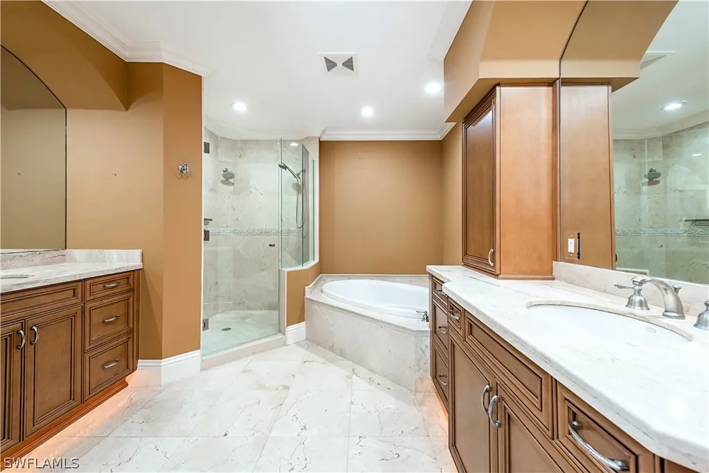 460 11th Avenue S Naples FL 34102