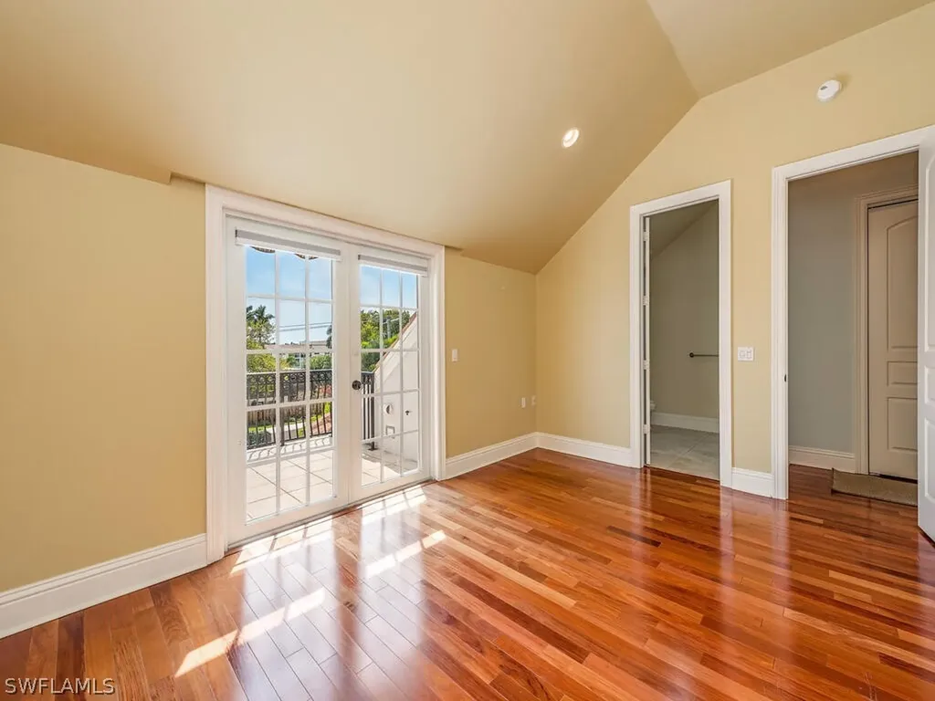 460 11th Avenue S Naples FL 34102