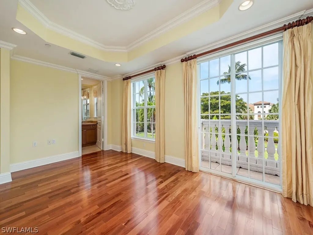 460 11th Avenue S Naples FL 34102