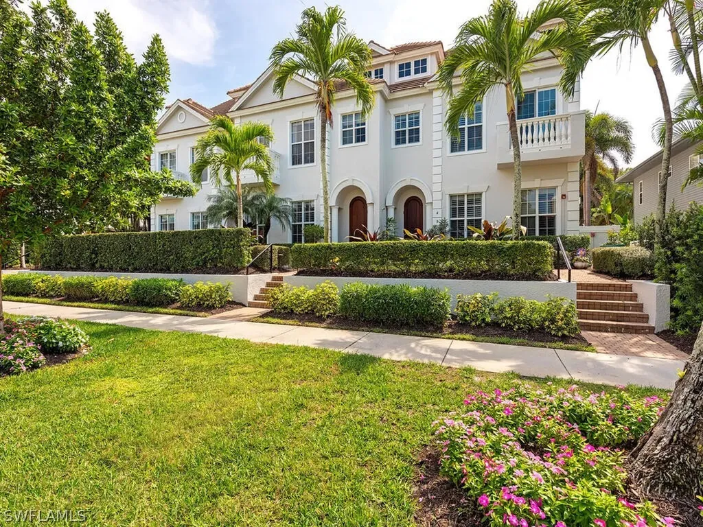460 11th Avenue S Naples FL 34102