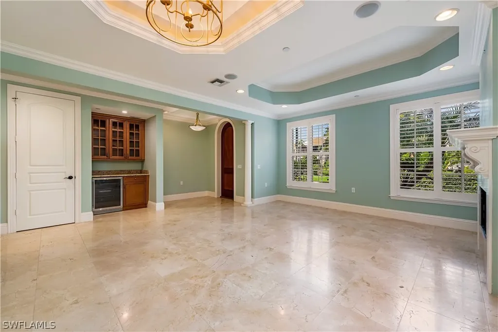 460 11th Avenue S Naples FL 34102