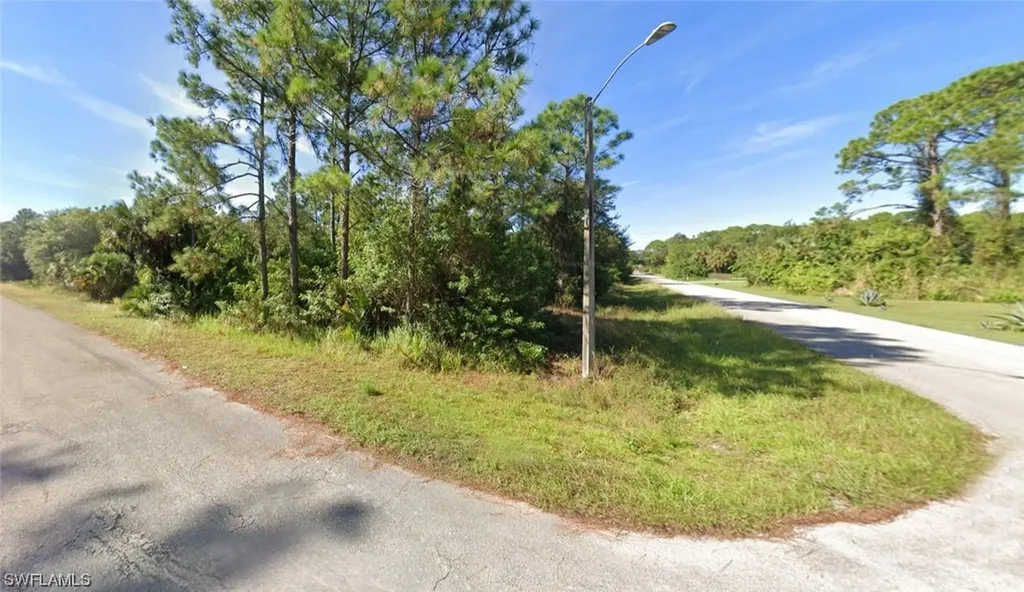 2004 E 7th Street Lehigh Acres FL 33936