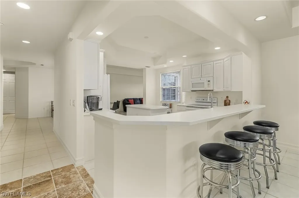 4739 Stratford Court Naples FL 34105