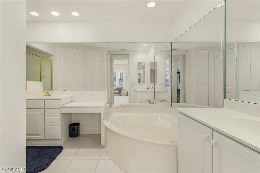 4739 Stratford Court Naples FL 34105