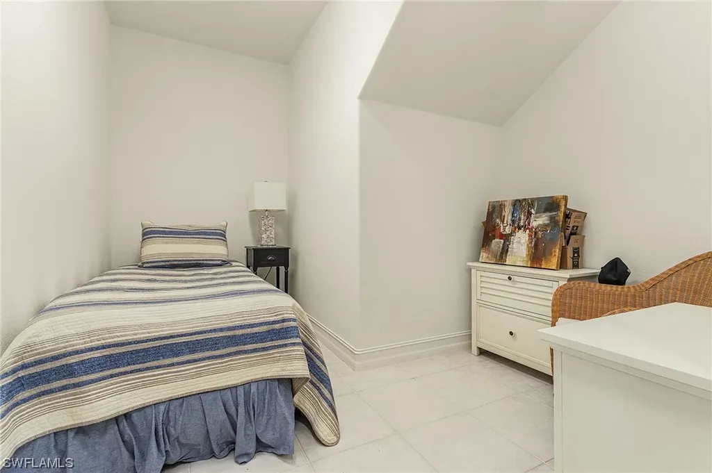 4739 Stratford Court Naples FL 34105