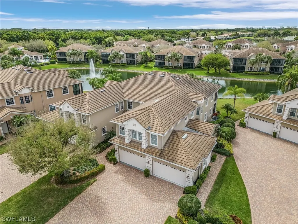 4739 Stratford Court Naples FL 34105
