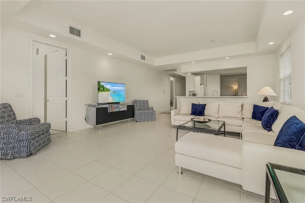 4739 Stratford Court Naples FL 34105