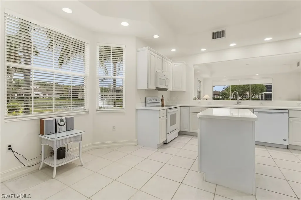 4739 Stratford Court Naples FL 34105