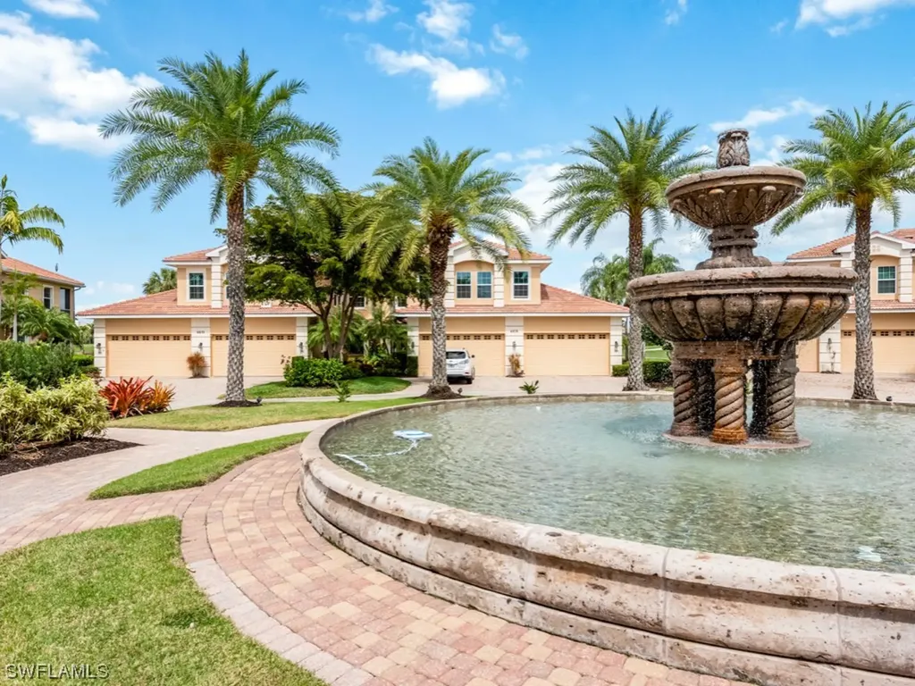 Naples FL, 6031 Trophy Drive, Unit 204