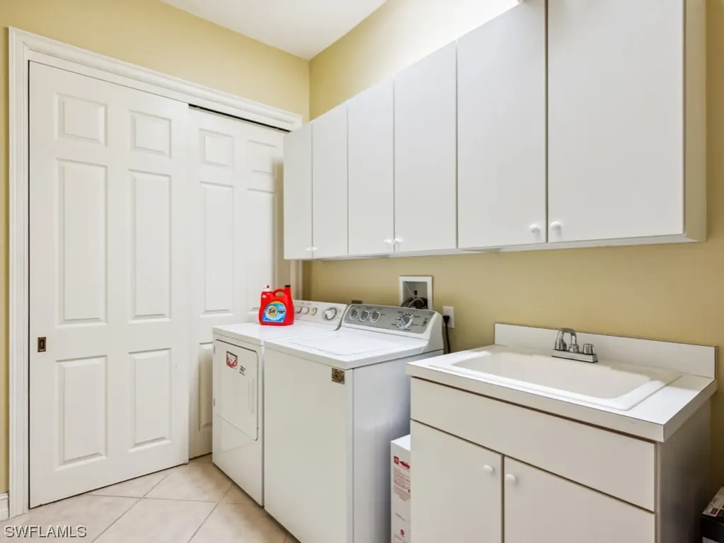6031 Trophy Drive Naples FL 34110