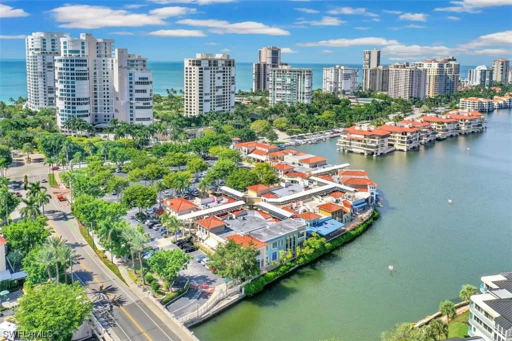 555 Park Shore Drive Naples FL 34103