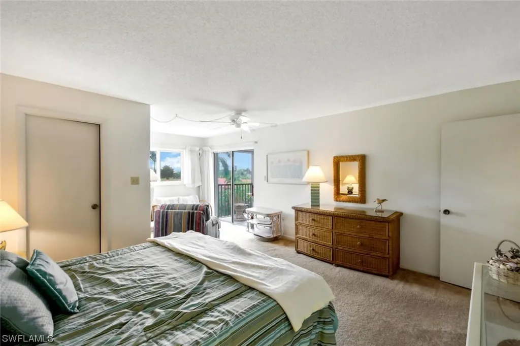 555 Park Shore Drive Naples FL 34103