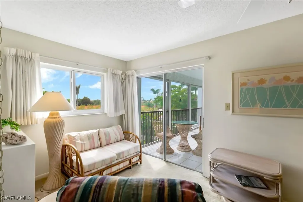 555 Park Shore Drive Naples FL 34103