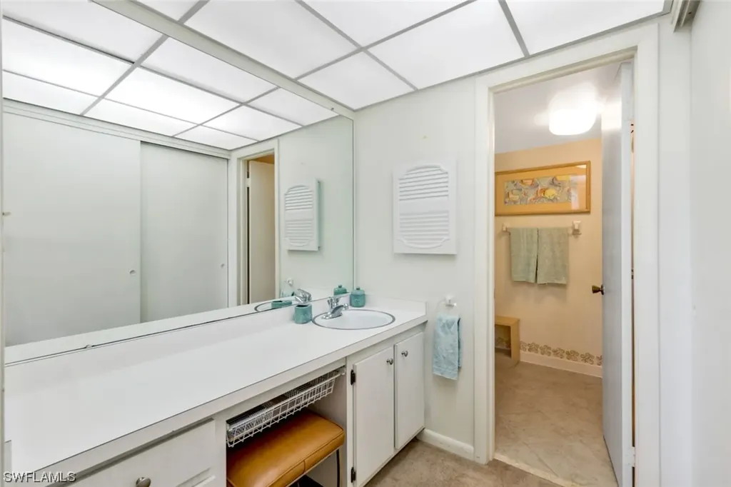 555 Park Shore Drive Naples FL 34103