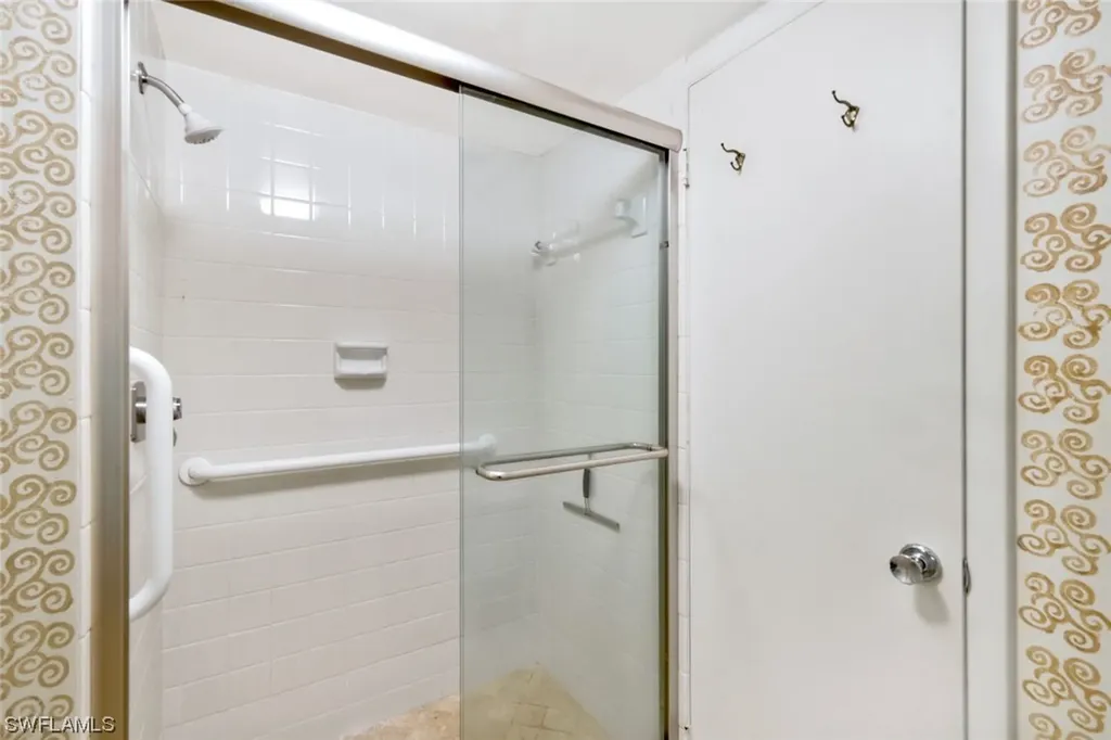 555 Park Shore Drive Naples FL 34103
