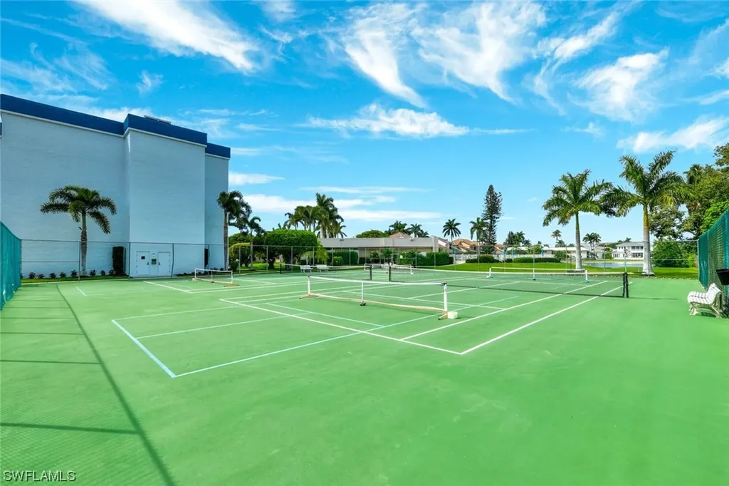 555 Park Shore Drive Naples FL 34103