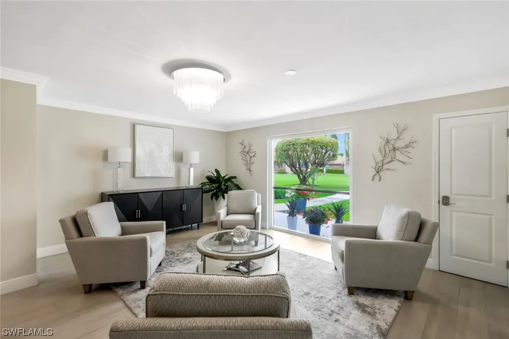 555 Park Shore Drive Naples FL 34103