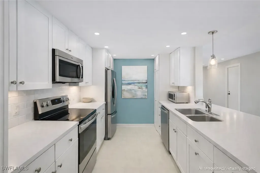 555 Park Shore Drive Naples FL 34103