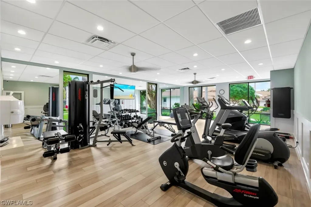555 Park Shore Drive Naples FL 34103