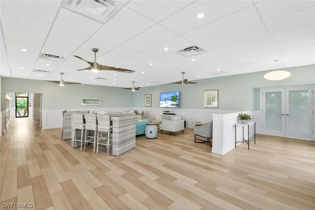 555 Park Shore Drive Naples FL 34103