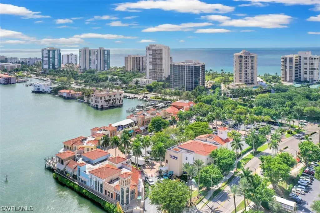 555 Park Shore Drive Naples FL 34103
