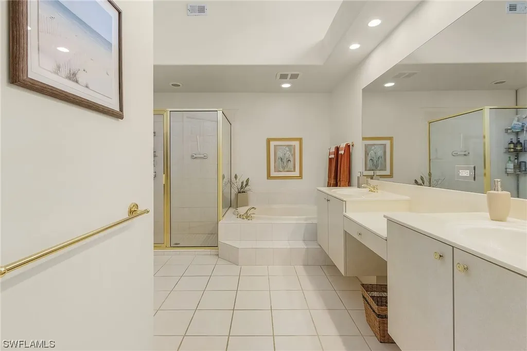 5000 Kensington High Street Naples FL 34105