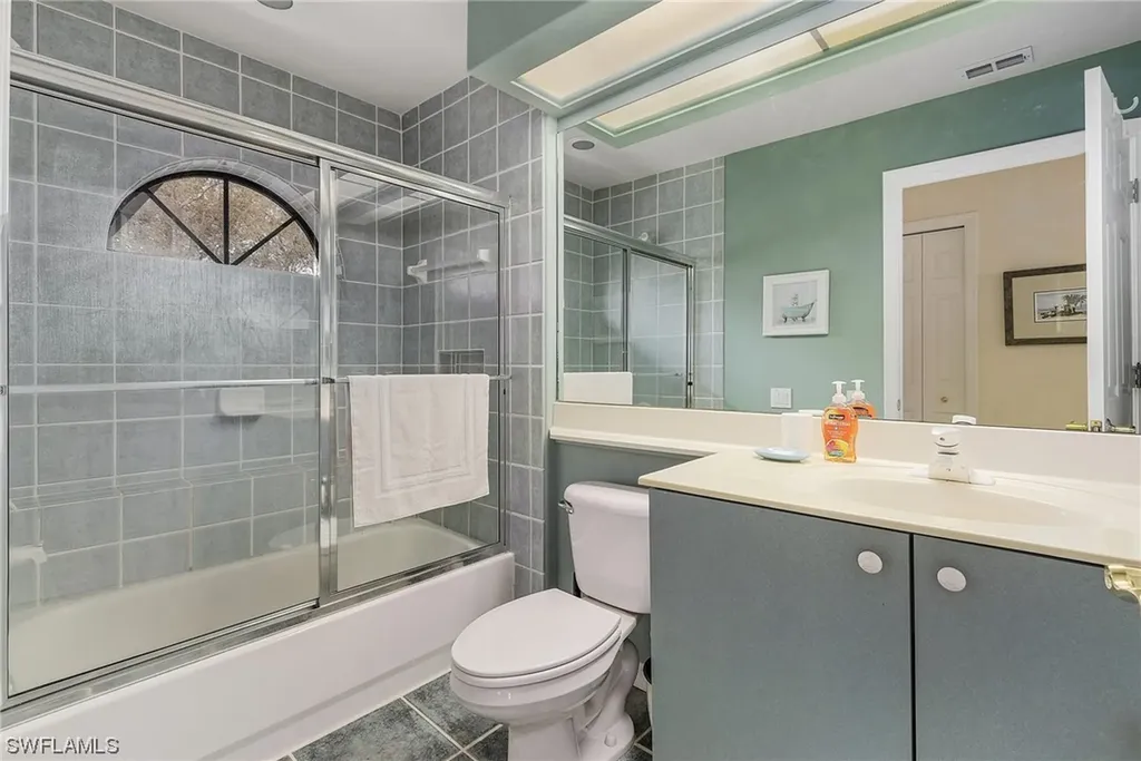 5000 Kensington High Street Naples FL 34105