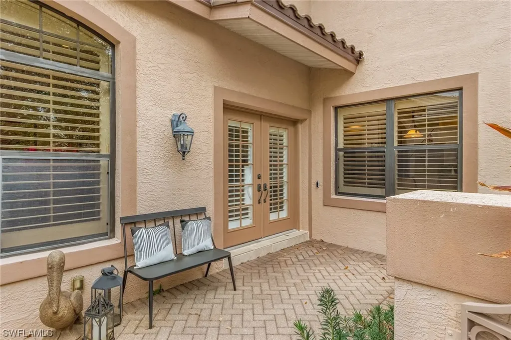 5000 Kensington High Street Naples FL 34105