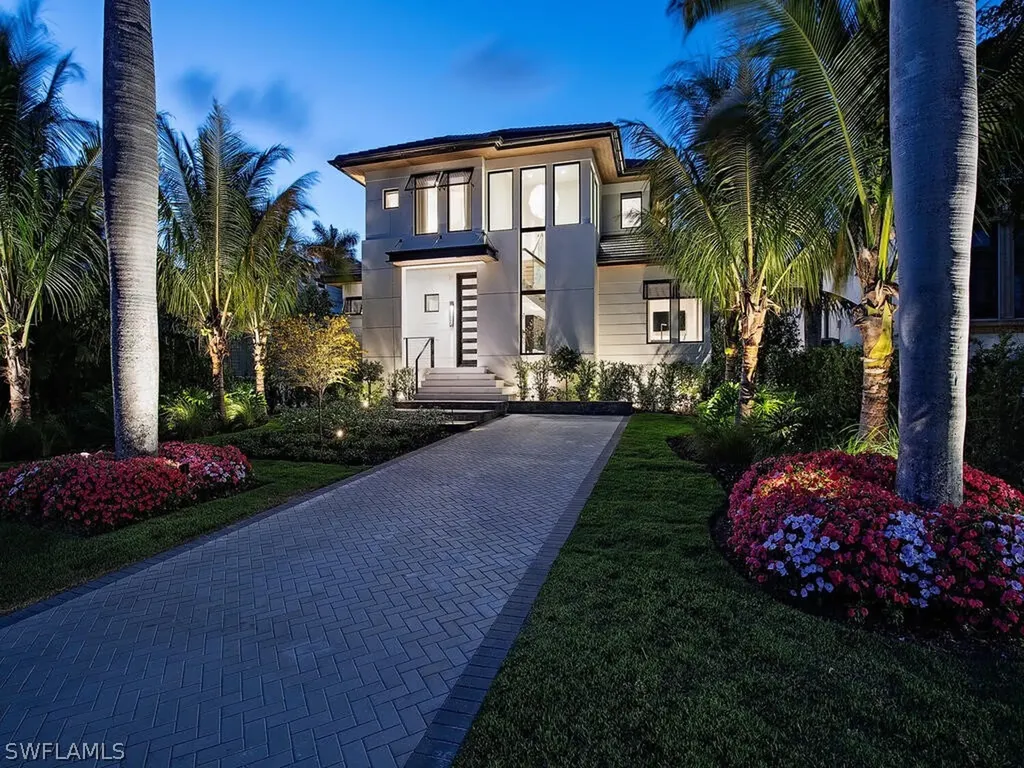 461 14th Avenue S Naples FL 34102