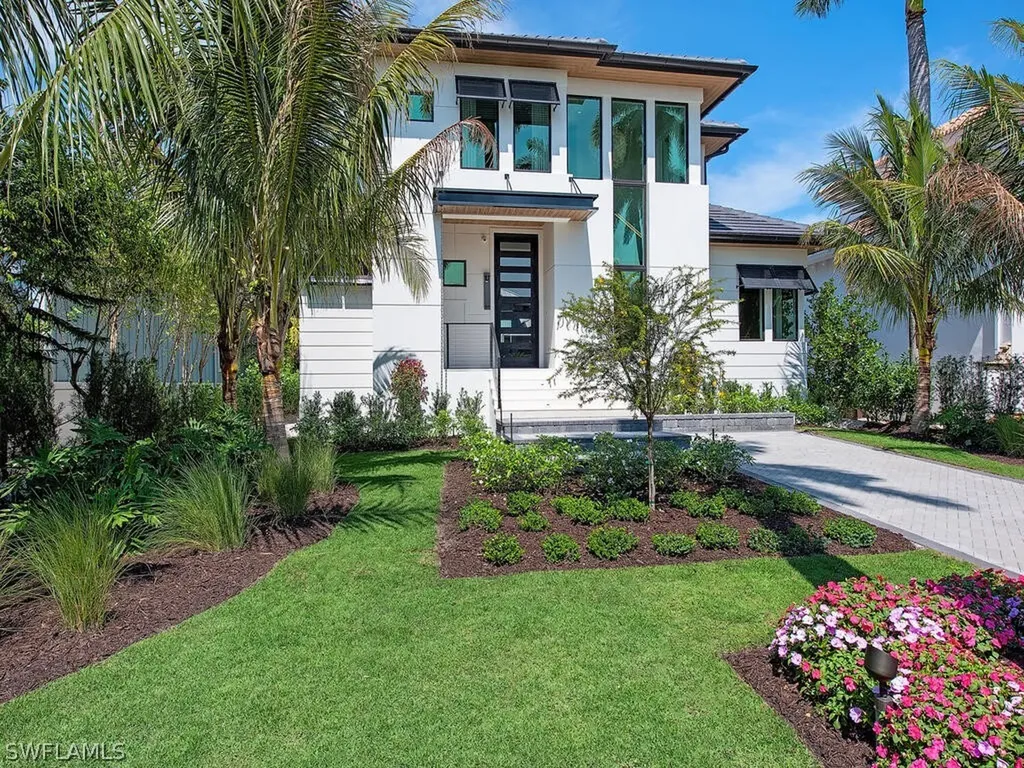 461 14th Avenue S Naples FL 34102