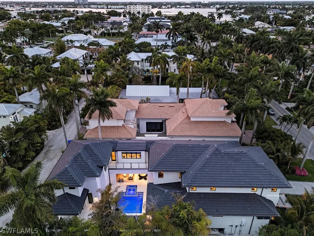 461 14th Avenue S Naples FL 34102