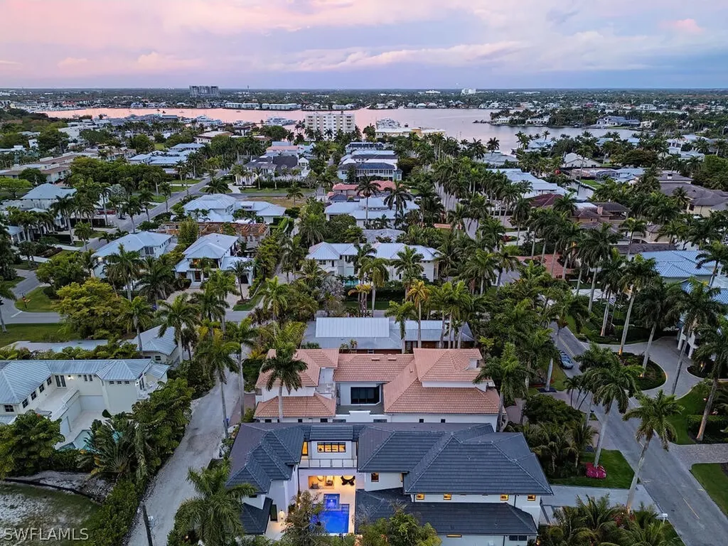 461 14th Avenue S Naples FL 34102