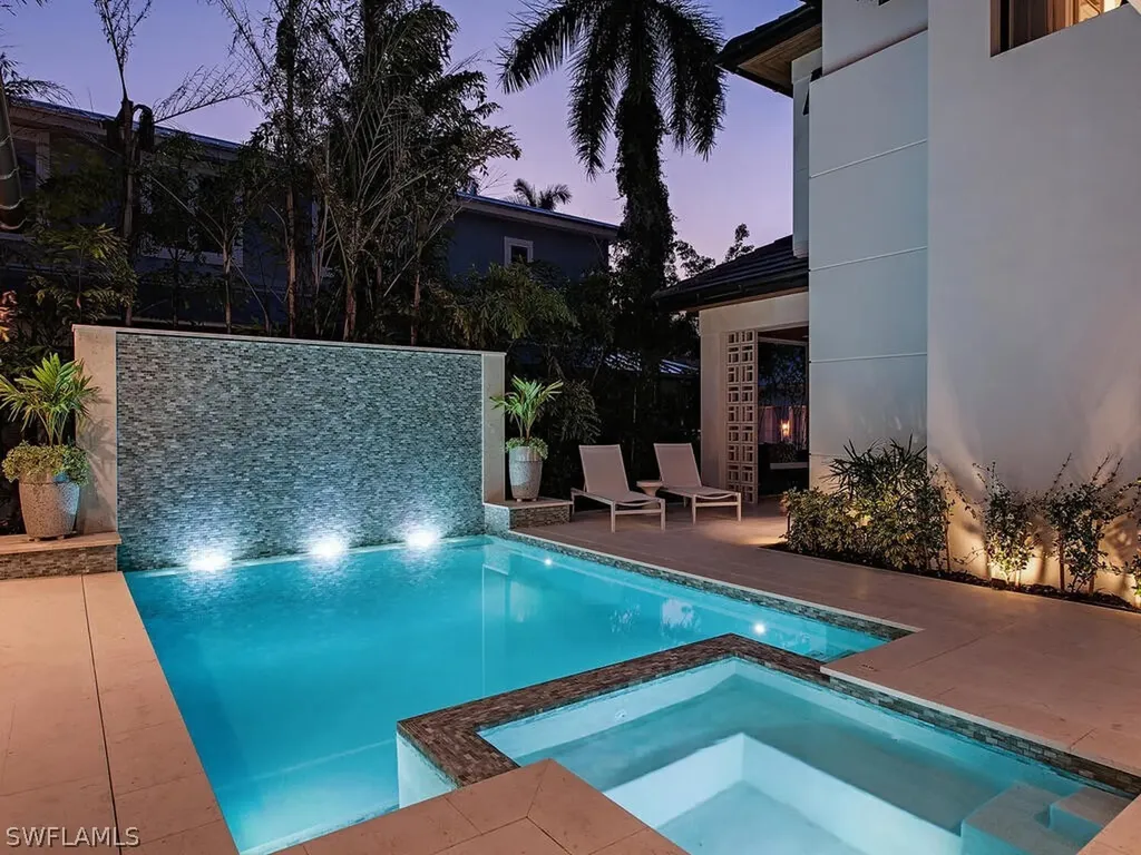 461 14th Avenue S Naples FL 34102