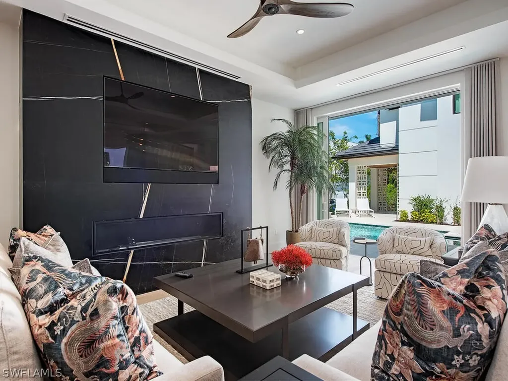 461 14th Avenue S Naples FL 34102