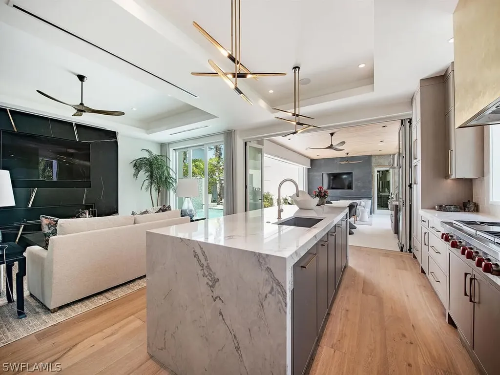 461 14th Avenue S Naples FL 34102