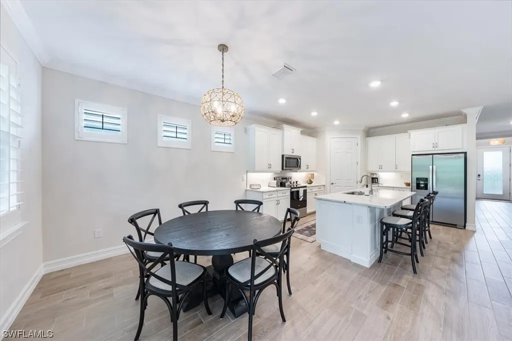 311 Tamarindo Lane Naples FL 34114
