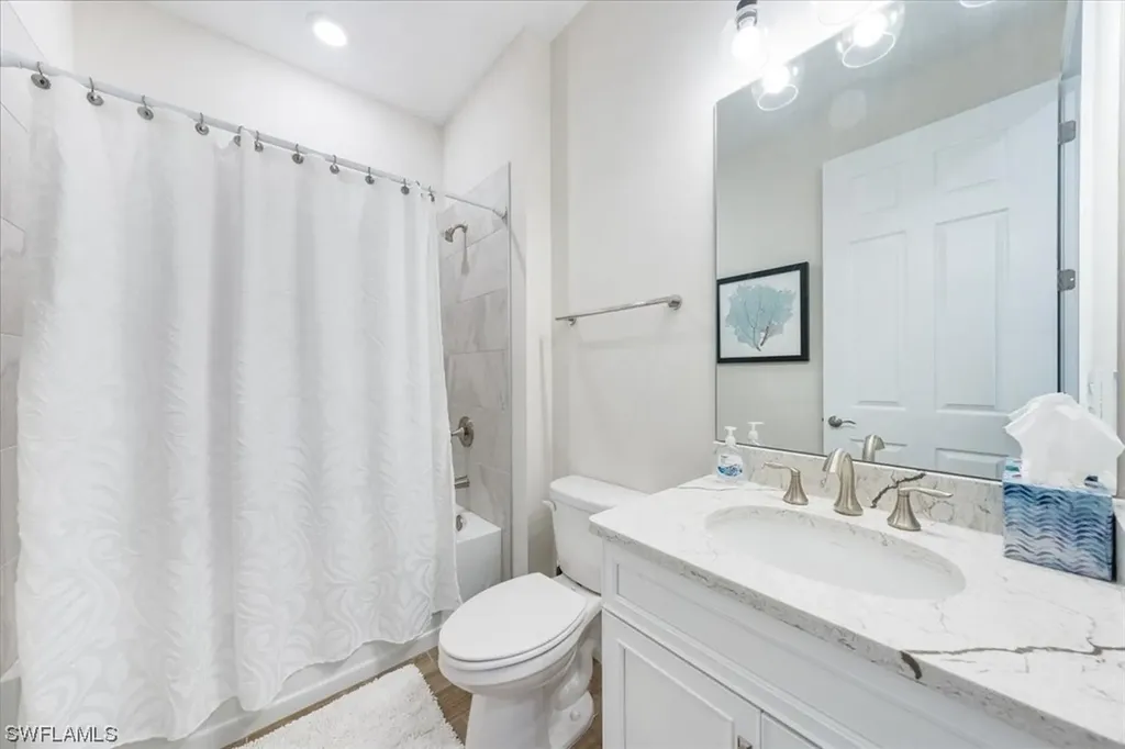 311 Tamarindo Lane Naples FL 34114