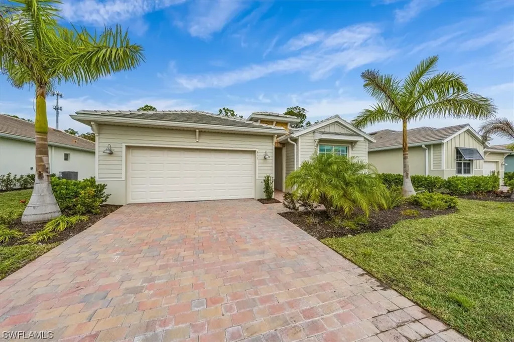 311 Tamarindo Lane Naples FL 34114
