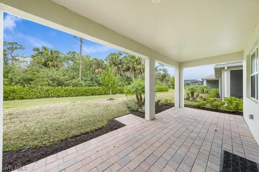 311 Tamarindo Lane Naples FL 34114