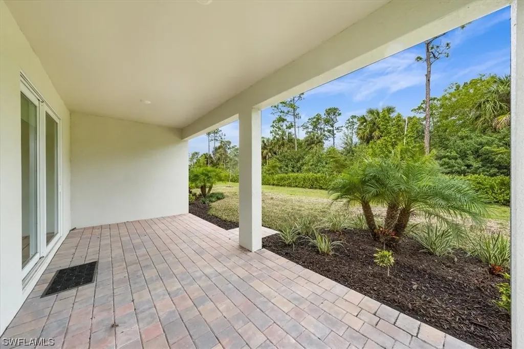 311 Tamarindo Lane Naples FL 34114