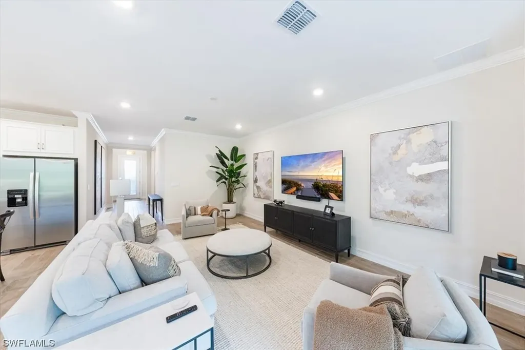 311 Tamarindo Lane Naples FL 34114