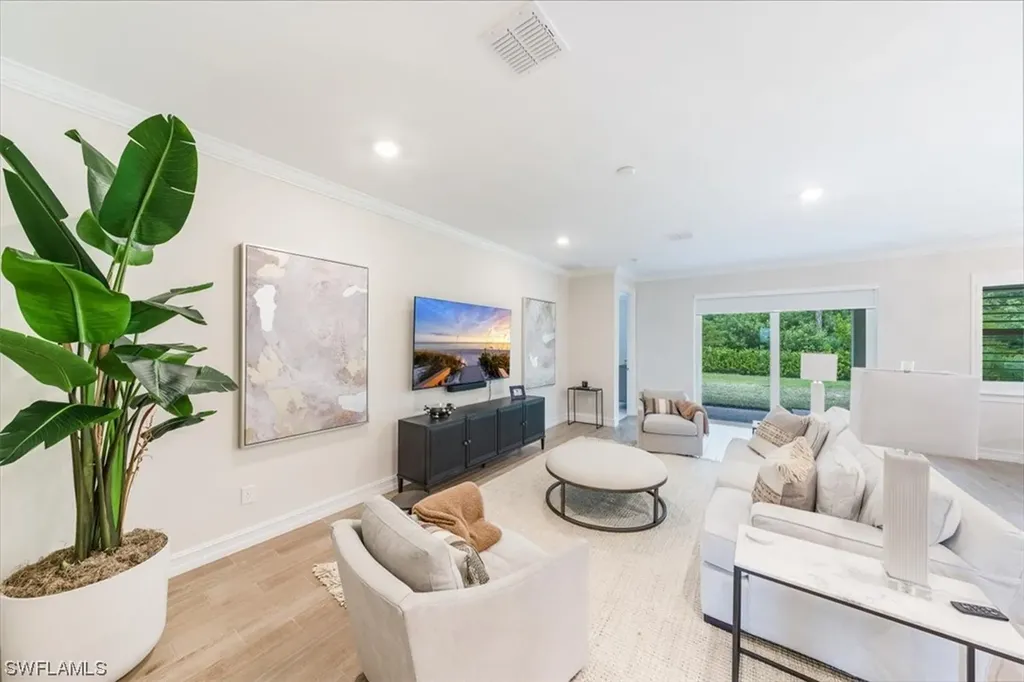 311 Tamarindo Lane Naples FL 34114