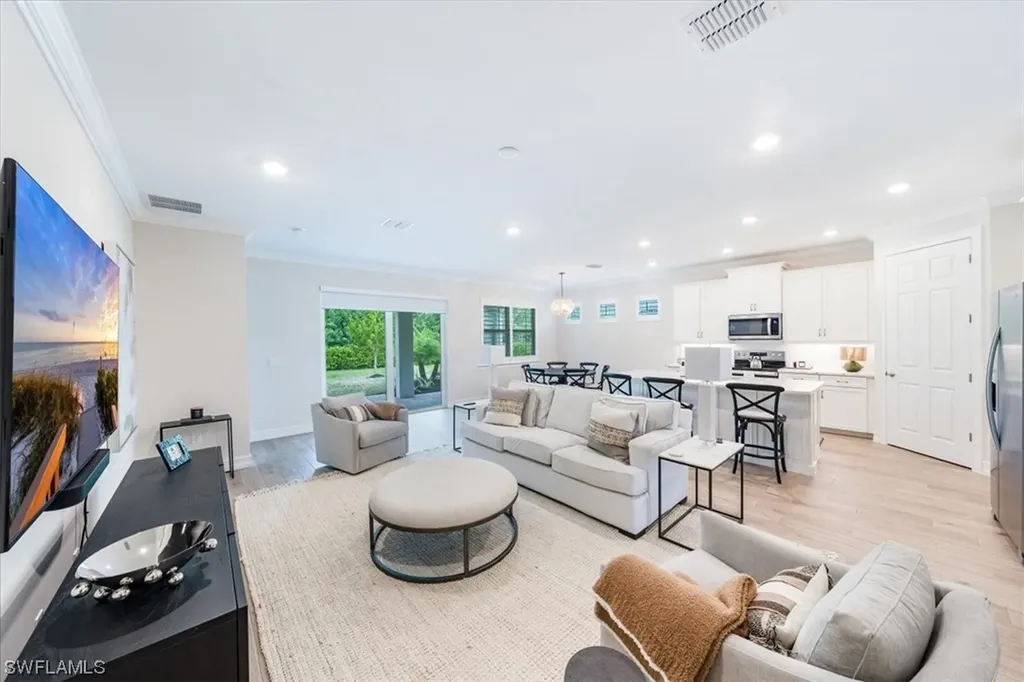 311 Tamarindo Lane Naples FL 34114
