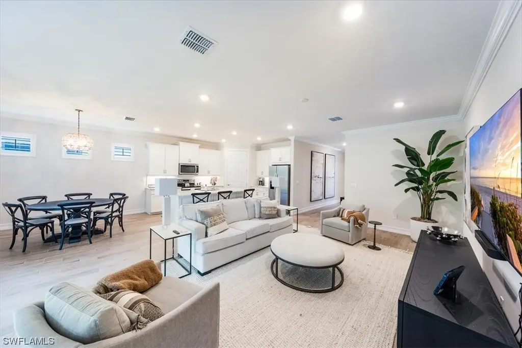311 Tamarindo Lane Naples FL 34114