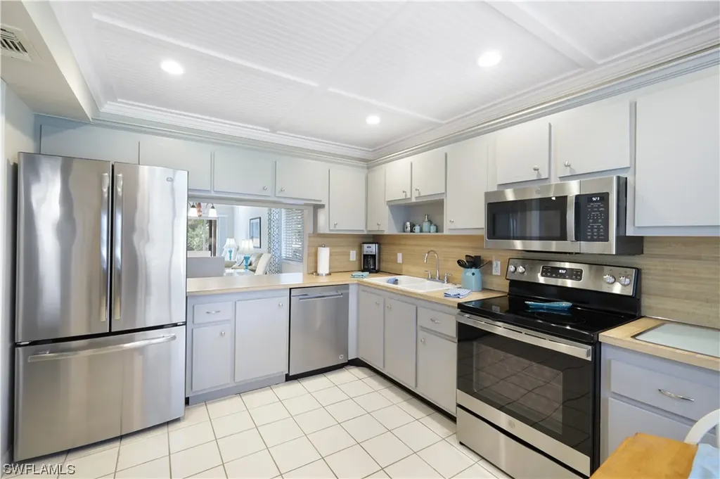 38 Glades Boulevard Naples FL 34112
