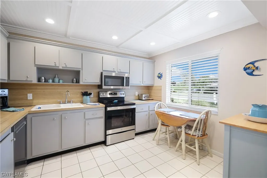 38 Glades Boulevard Naples FL 34112