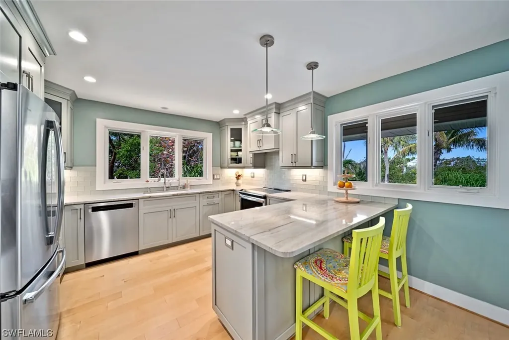 5305 Ladyfinger Lake Road Sanibel FL 33957