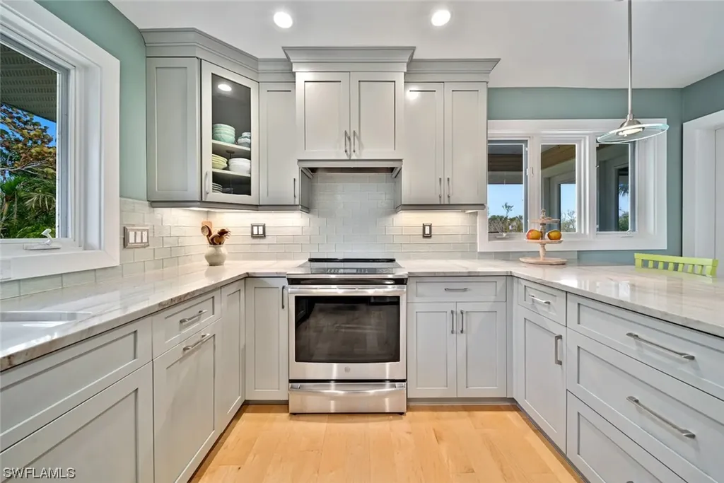 5305 Ladyfinger Lake Road Sanibel FL 33957