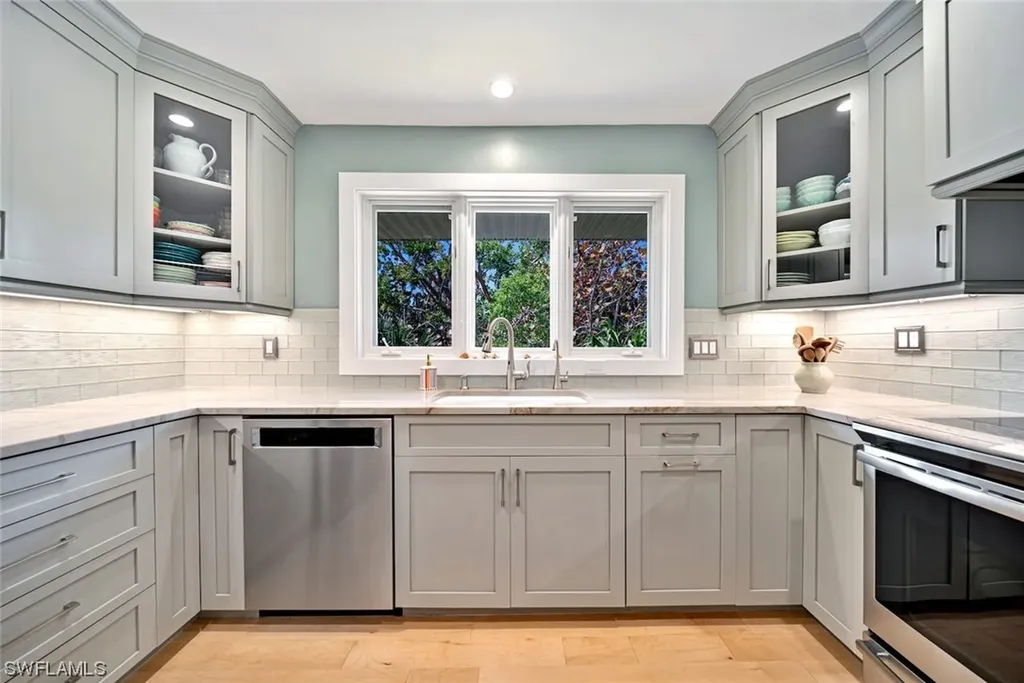 5305 Ladyfinger Lake Road Sanibel FL 33957
