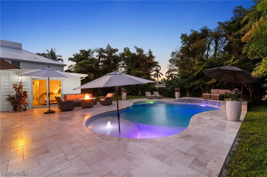 1253 12th Avenue N Naples FL 34102